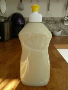 DIY: zelf afwasmiddel maken 1 Afwasmiddel