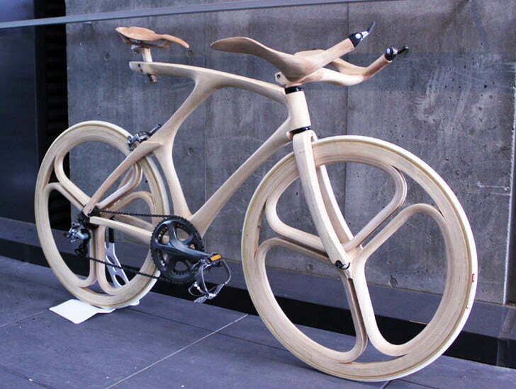 versieren Bijdragen Worden Deze futuristische fiets is volledig van hout gemaakt - HetkanWEL