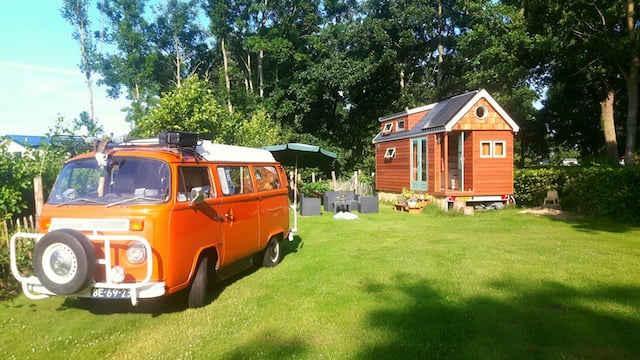 Dit stel woont een jaar samen in hun tiny house 4 Tiny House Samenwonen3