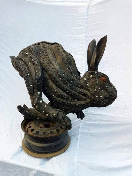 Dit is echt zo gaaf: kunstwerken van bijzondere materialen 2 Ghana Konijn E1554382068496