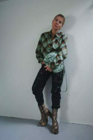 Heleen Hülsmann verkoopt al jaren tweedehands kleding van hoge kwaliteit 3 Tweedehands Kleding