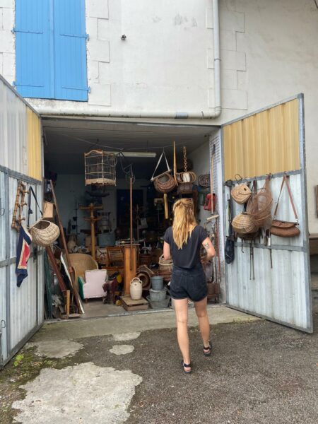 Carlijn heeft een online kringloopwinkel in haar camperbusje 2 Kringloopwinkel