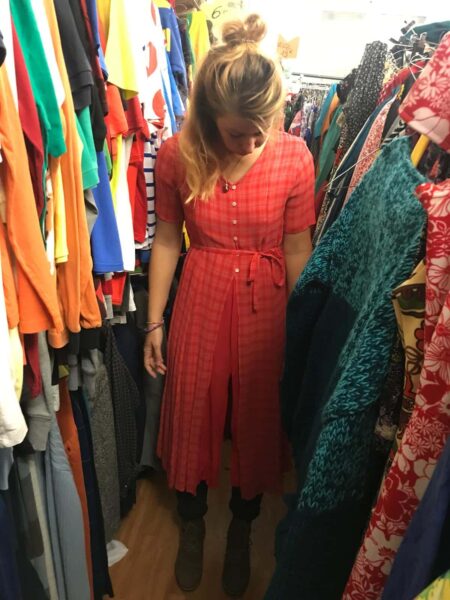 Carlijn heeft een online kringloopwinkel in haar camperbusje 4 Kringloopwinkel