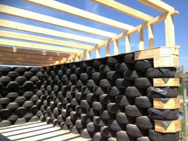 Noortje Braat en Egon Kracht bouwen hun eigen aardehuis in Almere 2 Aardehuis