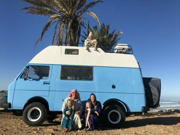 Bas en Charisa wonen met hun drie kinderen in een Amerikaanse schoolbus 2 Amerikaanse Schoolbus