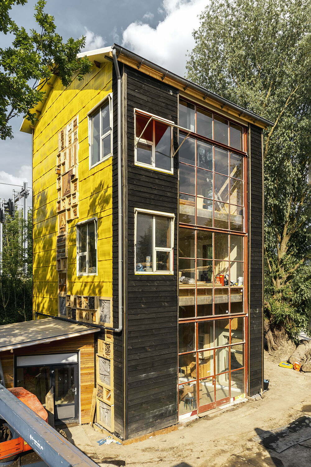 De Boomtoren in Utrecht bestaat voor 99% uit hergebruikte materialen 2 Boomtoren In Utrecht