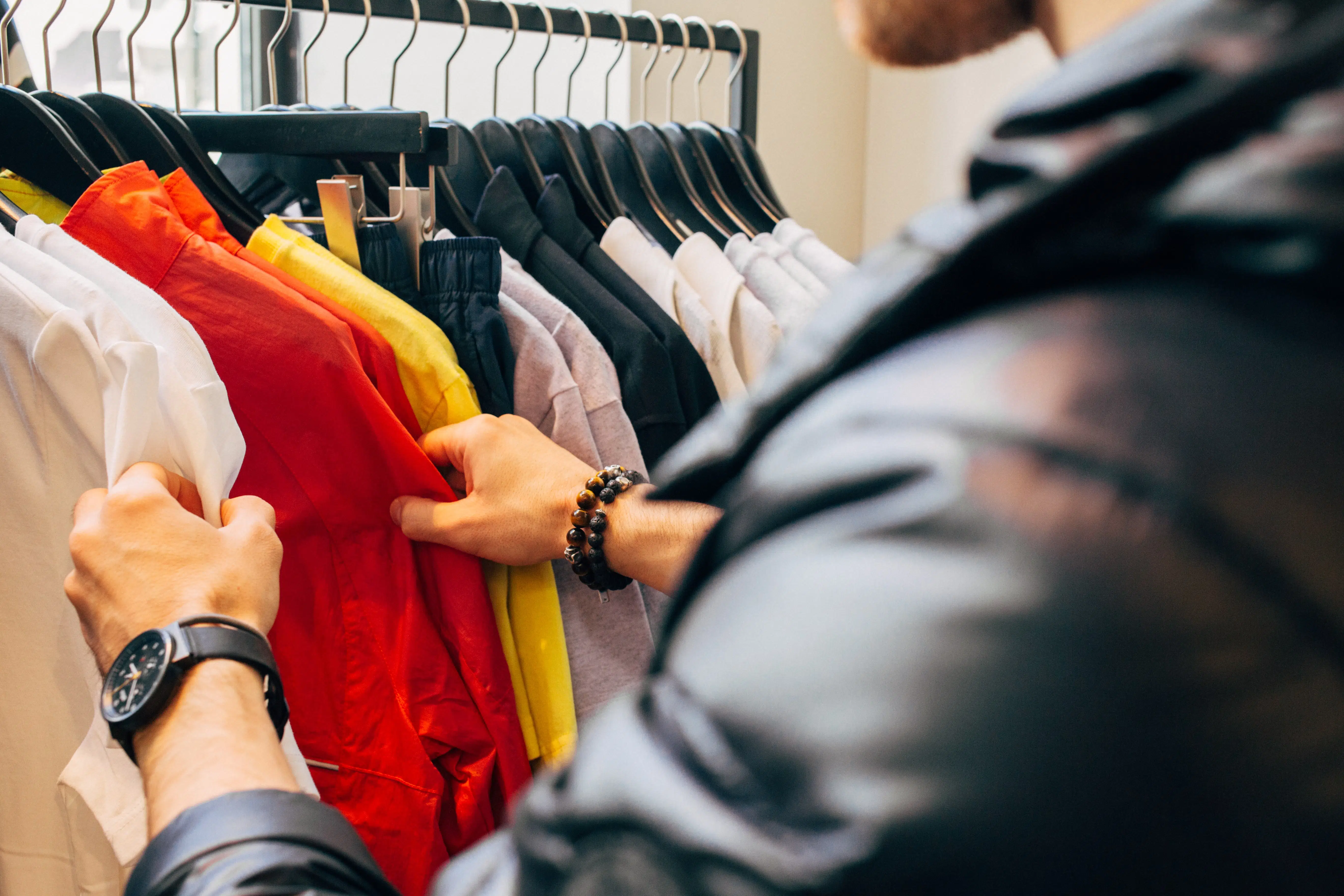 Waarom we stoppen met het van (zoveel) kleding