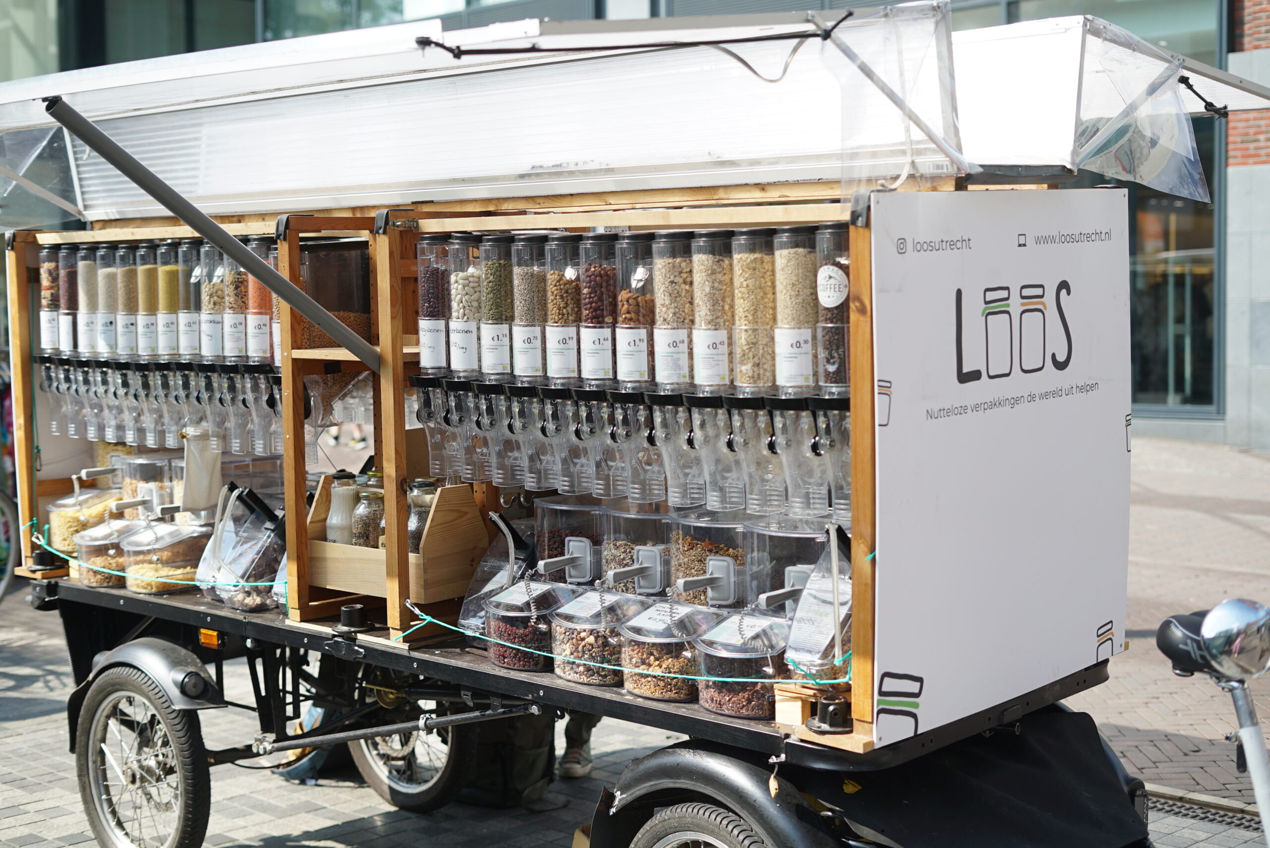 Verpakkingsvrije winkel op wielen, boodschappenfiets in Utrecht