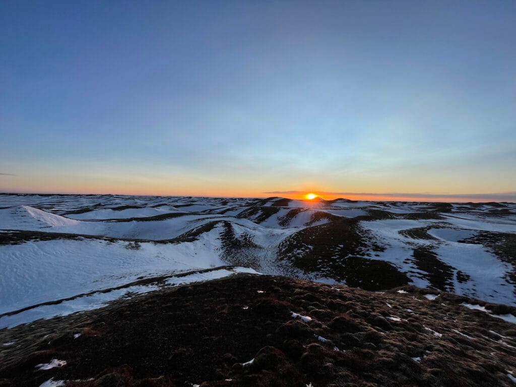 IJsland in de winter: een stuk goedkoper, minder toeristisch en prachtig. Carlijn (35) geeft je alle duurzame tips 8 Ijsland In De Winter: Minder Toeristen, Goedkoper Én Minstens Zo Mooi. We Geven Je 5 Duurzame Reistips Voor Ijsland