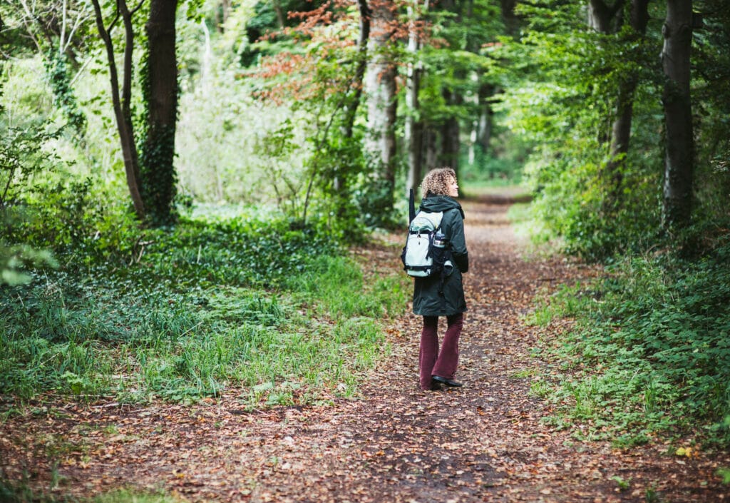 Buitenpsycholoog Maaike neemt mensen mee de natuur in om te leren omgaan met stress en spanning 6 Maaike Zuidgeest Leert Mensen Om Te Gaan Met Stress En Spanning